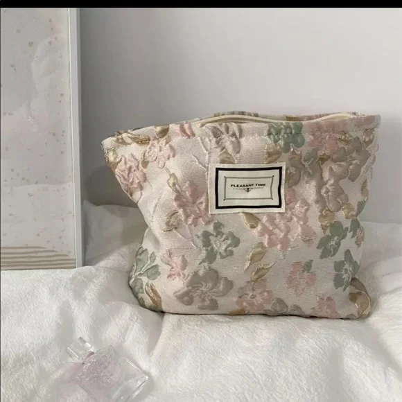 🌻Black and cream Leopard print clutch - Picture 4 of 5